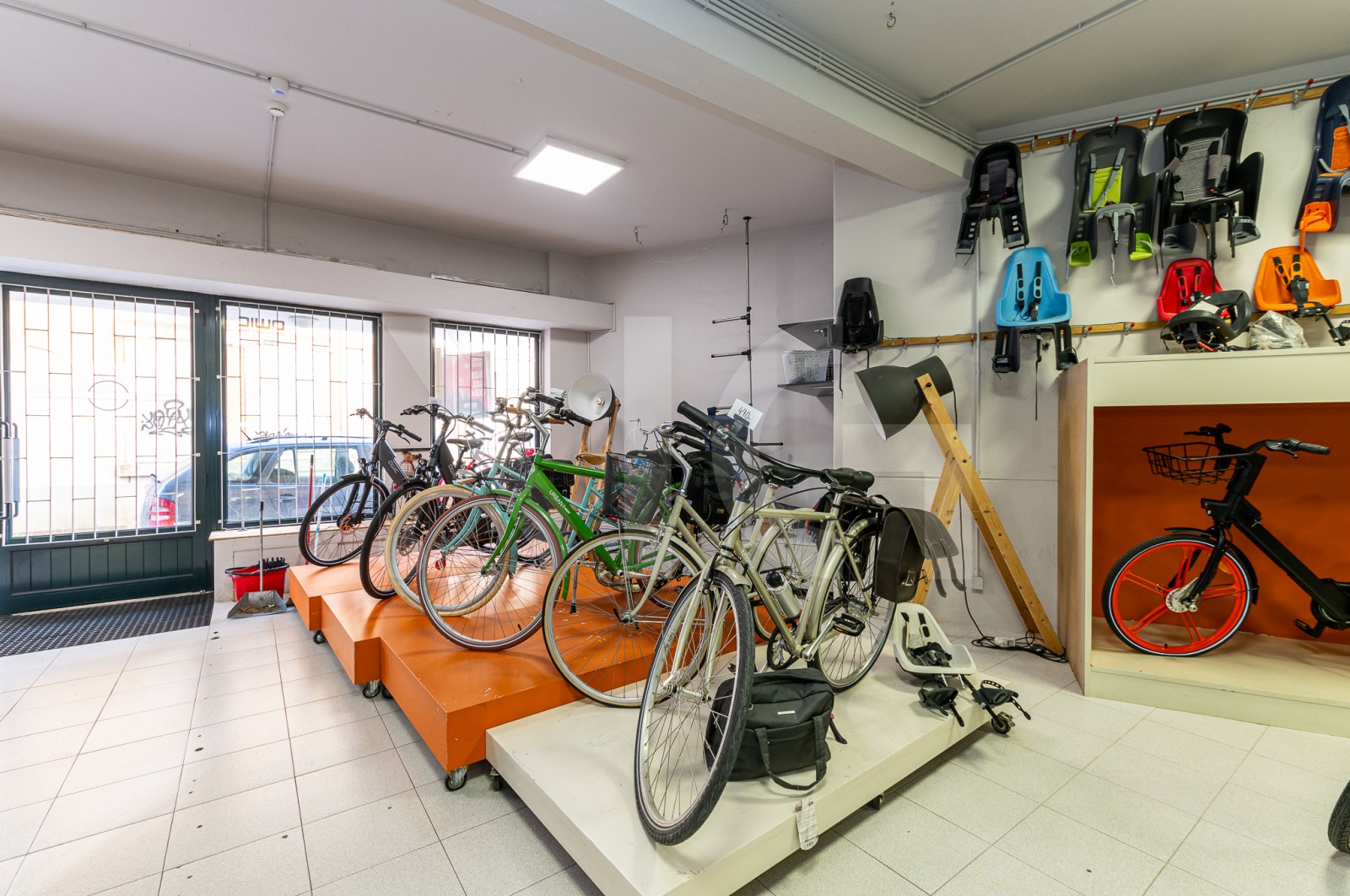 Loja para Arrendamento em Cedofeita, Santo Ildefonso, Sé, Miragaia, São Nicolau e Vitória, Porto, Porto - Armazém (Imagem 6)