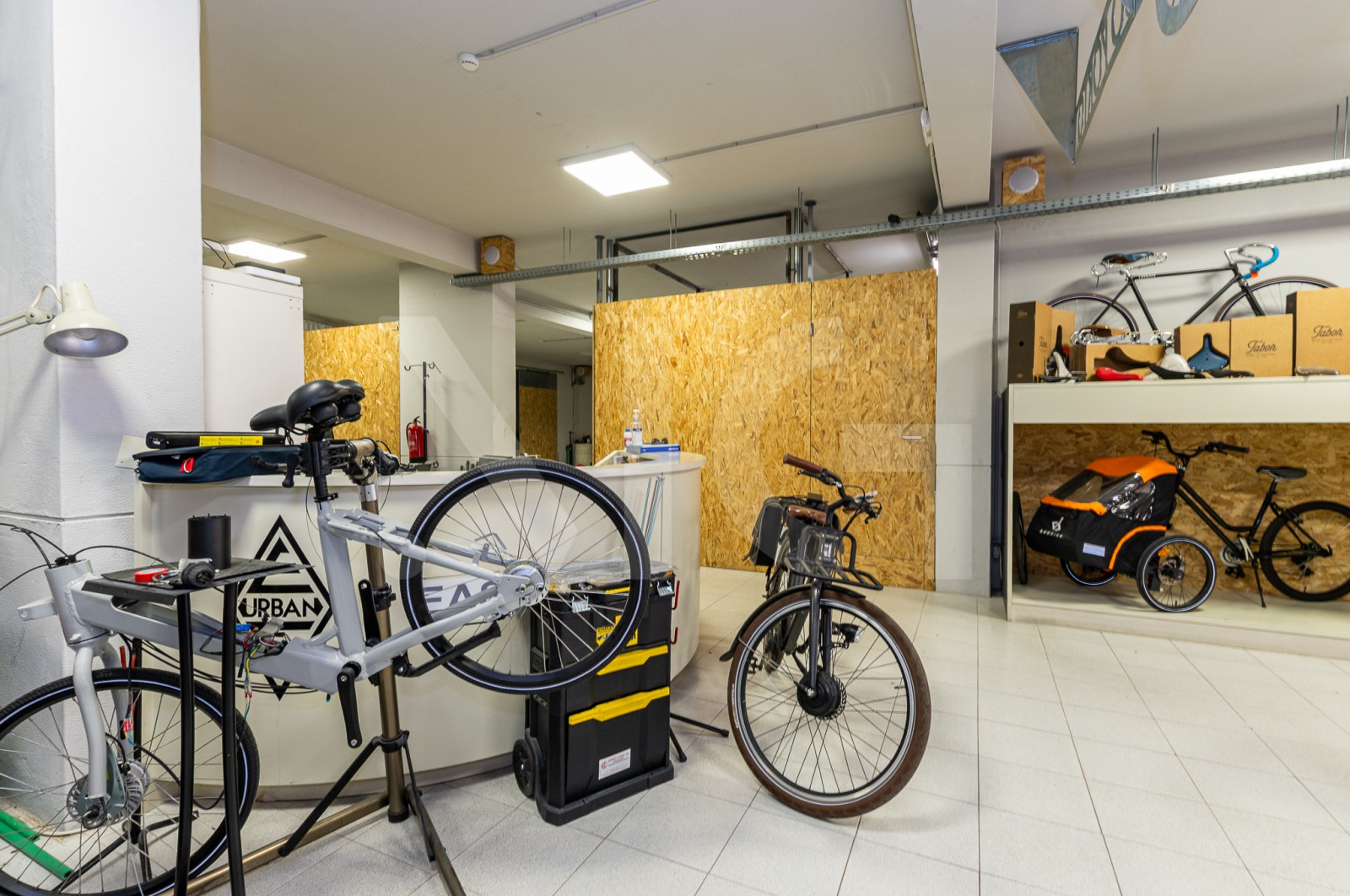 Loja para Arrendamento em Cedofeita, Santo Ildefonso, Sé, Miragaia, São Nicolau e Vitória, Porto, Porto - Armazém (Imagem 8)