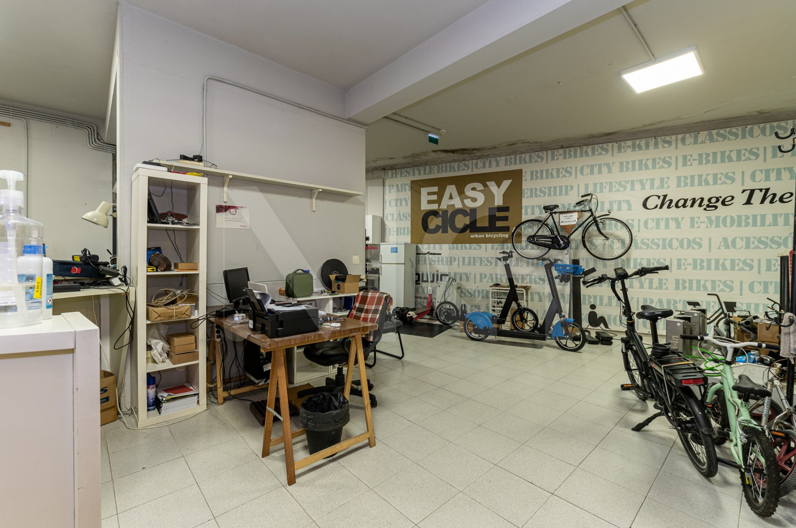 Loja para Arrendamento em Cedofeita, Santo Ildefonso, Sé, Miragaia, São Nicolau e Vitória, Porto, Porto - Armazém (Imagem 10)