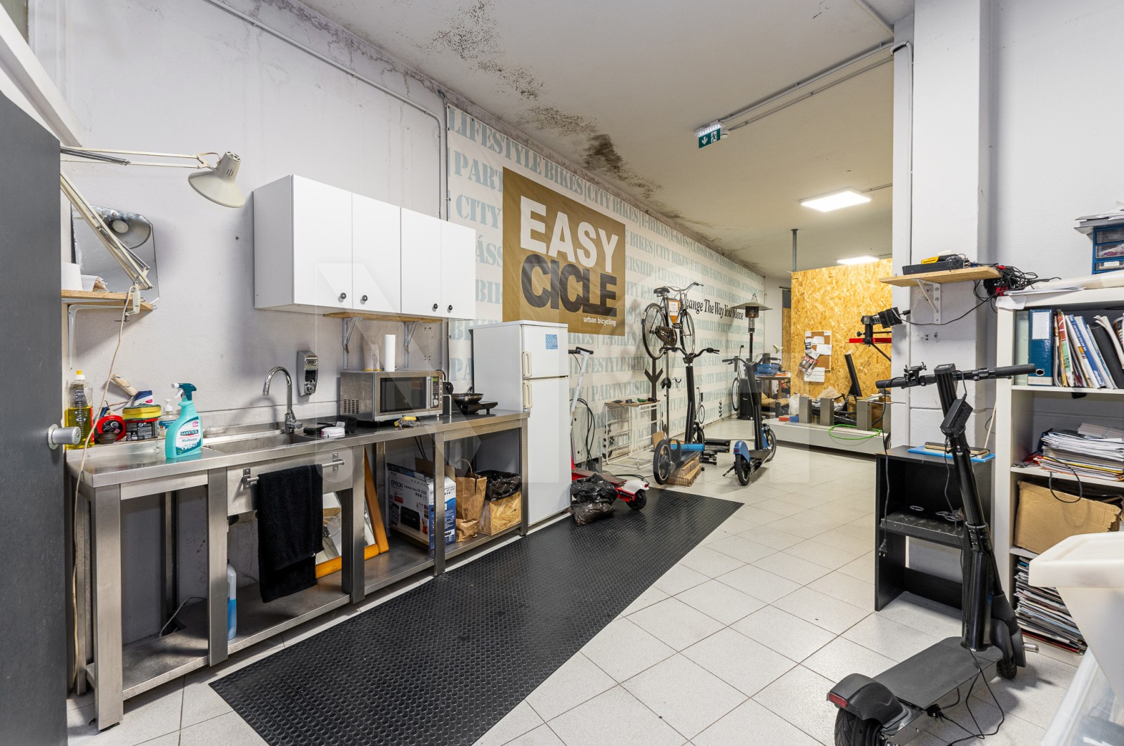 Loja para Arrendamento em Cedofeita, Santo Ildefonso, Sé, Miragaia, São Nicolau e Vitória, Porto, Porto - Armazém (Imagem 12)