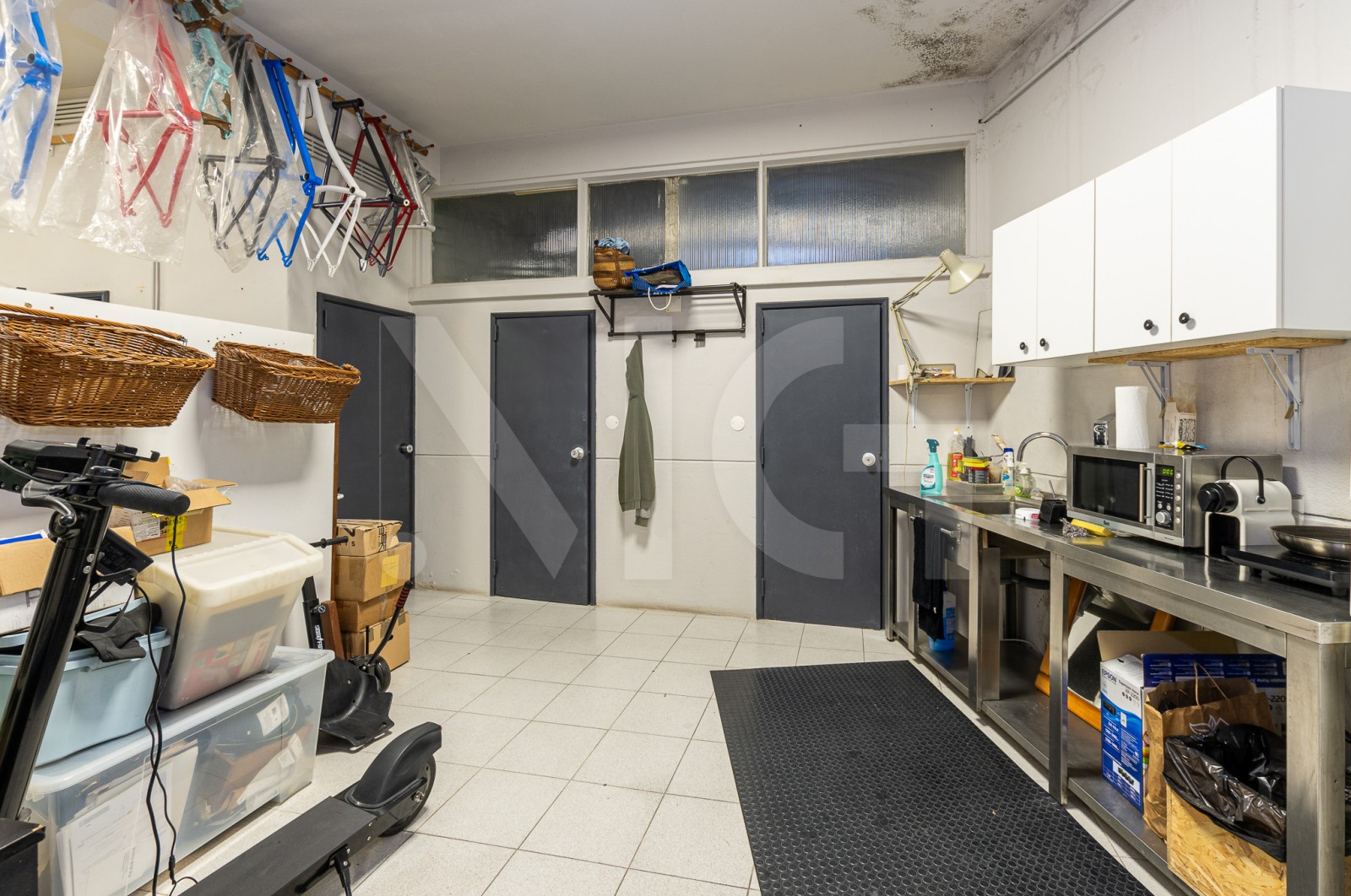 Loja para Arrendamento em Cedofeita, Santo Ildefonso, Sé, Miragaia, São Nicolau e Vitória, Porto, Porto - Cozinha (Imagem 1)