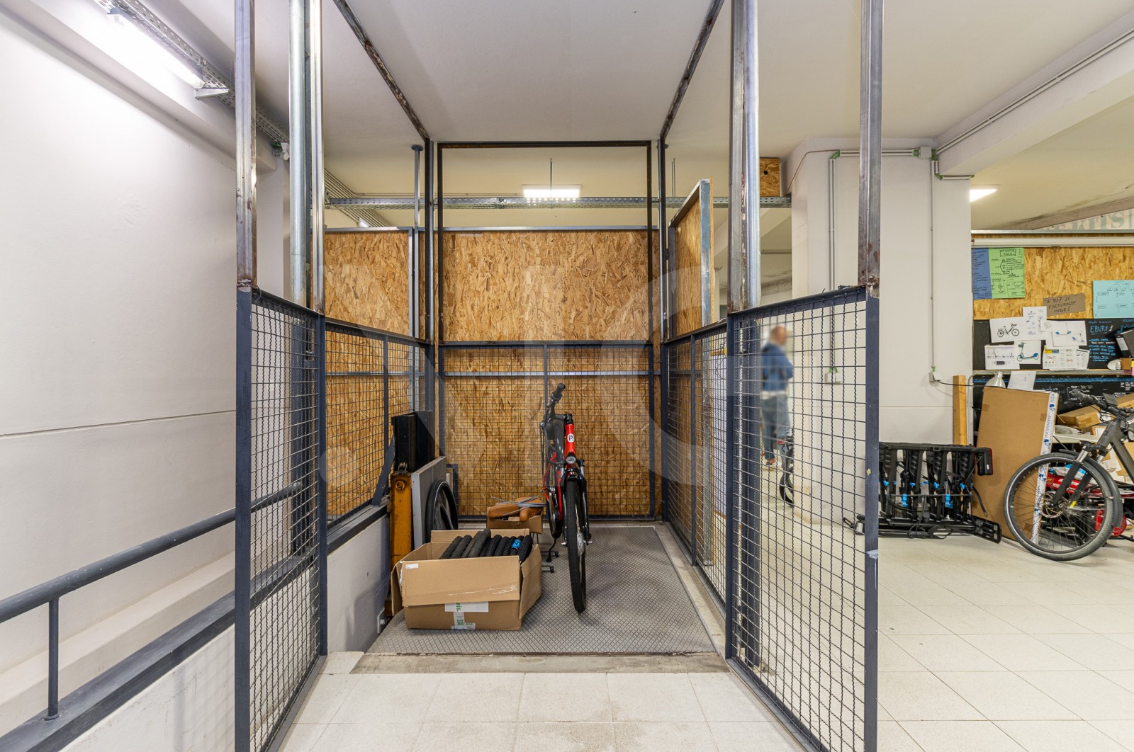 Loja para Arrendamento em Cedofeita, Santo Ildefonso, Sé, Miragaia, São Nicolau e Vitória, Porto, Porto - Armazém (Imagem 16)