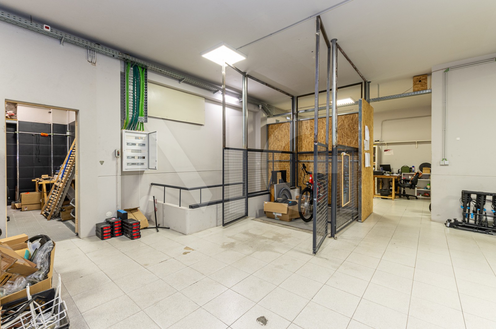 Loja para Arrendamento em Cedofeita, Santo Ildefonso, Sé, Miragaia, São Nicolau e Vitória, Porto, Porto - Armazém (Imagem 17)