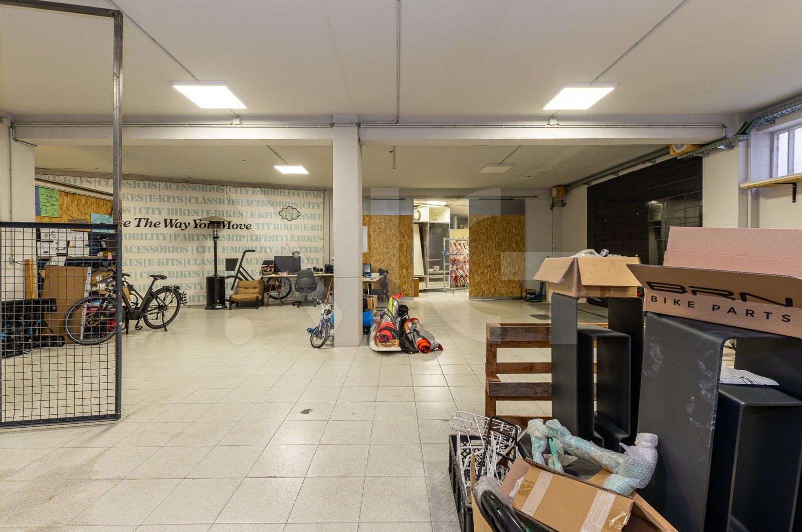 Loja para Arrendamento em Cedofeita, Santo Ildefonso, Sé, Miragaia, São Nicolau e Vitória, Porto, Porto - Armazém (Imagem 18)