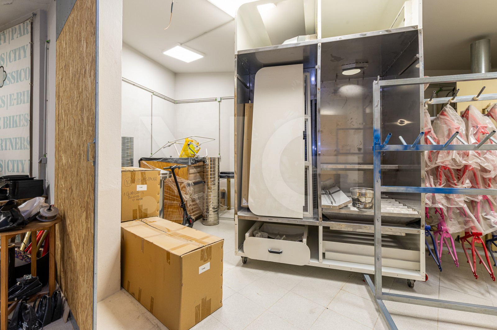 Loja para Arrendamento em Cedofeita, Santo Ildefonso, Sé, Miragaia, São Nicolau e Vitória, Porto, Porto - Armazém (Imagem 21)