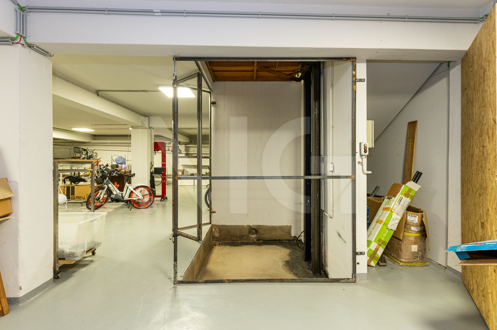 Loja para Arrendamento em Cedofeita, Santo Ildefonso, Sé, Miragaia, São Nicolau e Vitória, Porto, Porto - Armazém (Imagem 36)