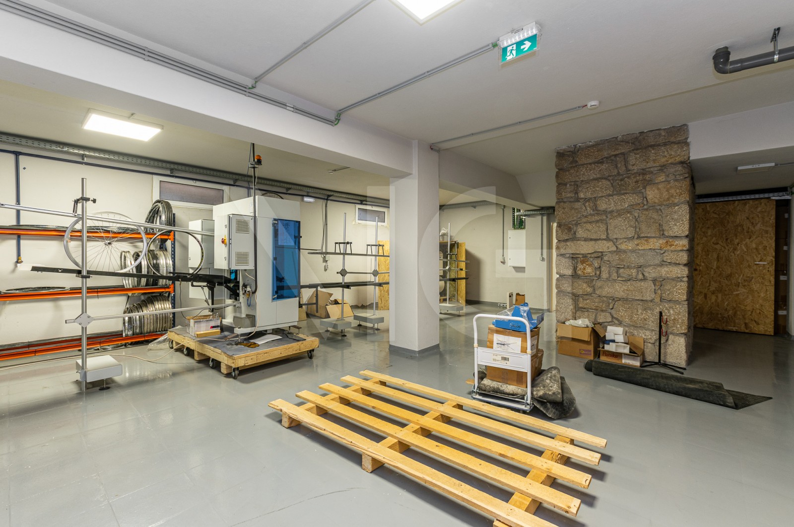 Loja para Arrendamento em Cedofeita, Santo Ildefonso, Sé, Miragaia, São Nicolau e Vitória, Porto, Porto - Armazém (Imagem 41)