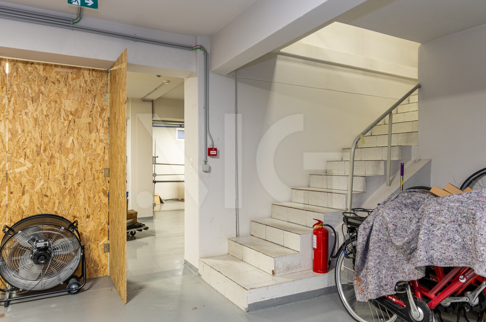 Loja para Arrendamento em Cedofeita, Santo Ildefonso, Sé, Miragaia, São Nicolau e Vitória, Porto, Porto - Armazém (Imagem 27)