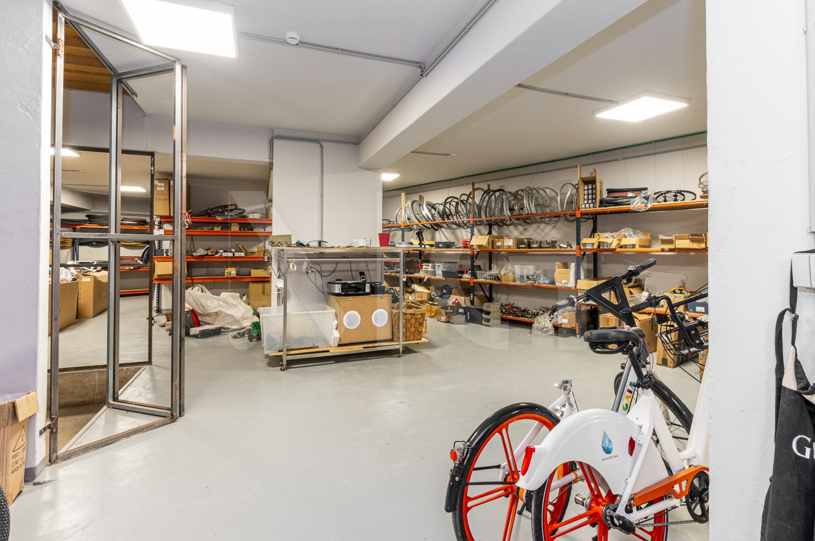 Loja para Arrendamento em Cedofeita, Santo Ildefonso, Sé, Miragaia, São Nicolau e Vitória, Porto, Porto - Armazém (Imagem 30)