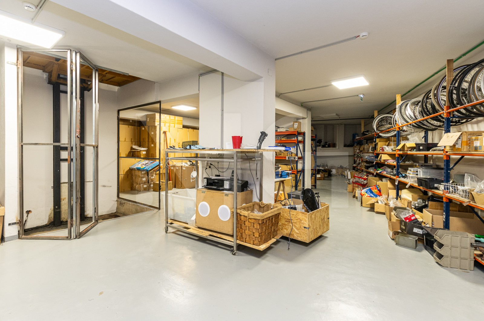 Loja para Arrendamento em Cedofeita, Santo Ildefonso, Sé, Miragaia, São Nicolau e Vitória, Porto, Porto - Armazém (Imagem 31)