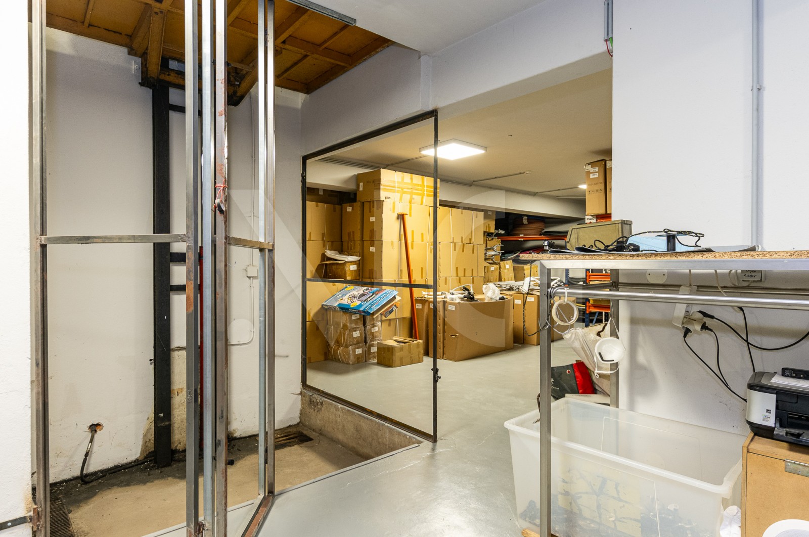 Loja para Arrendamento em Cedofeita, Santo Ildefonso, Sé, Miragaia, São Nicolau e Vitória, Porto, Porto - Armazém (Imagem 34)