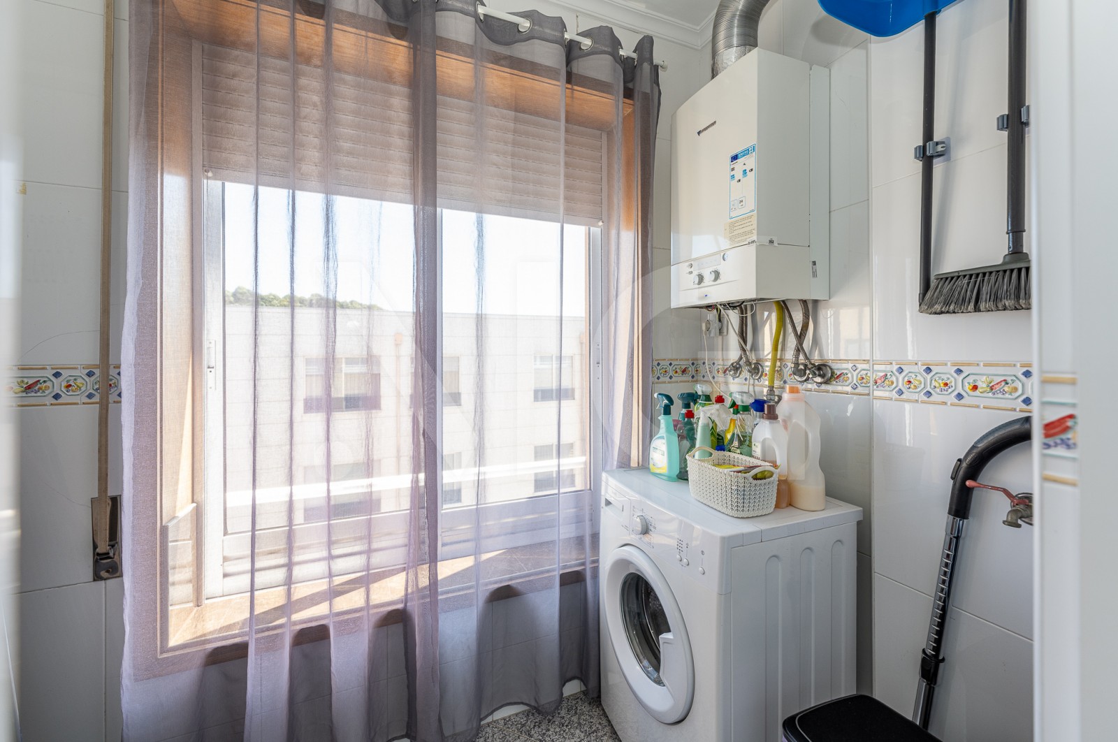 Apartamento T2 para Venda em Madalena, Vila Nova de Gaia, Porto - Cozinha (Imagem 3)