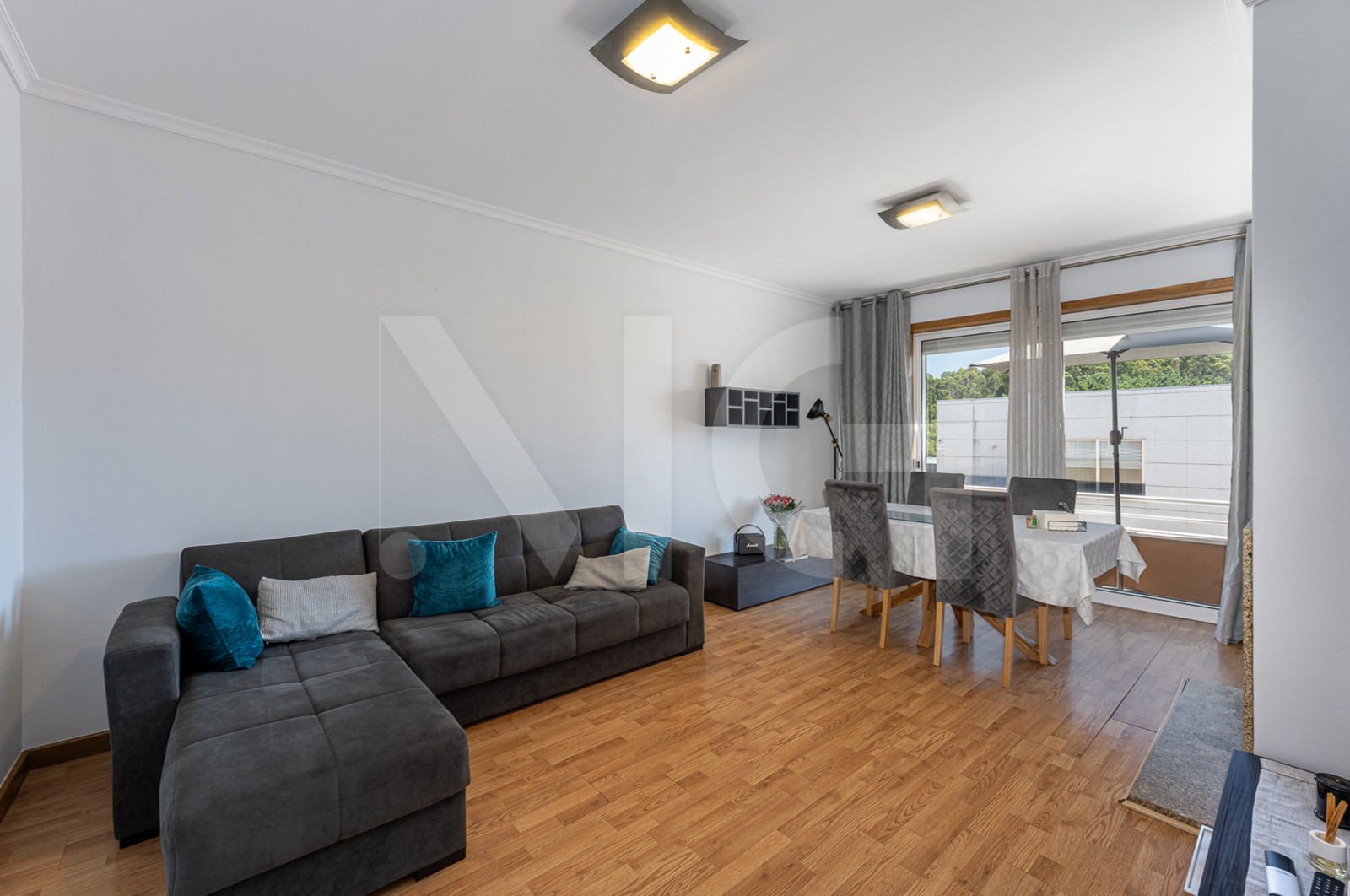 Apartamento T2 para Venda em Madalena, Vila Nova de Gaia, Porto - Sala (Imagem 2)