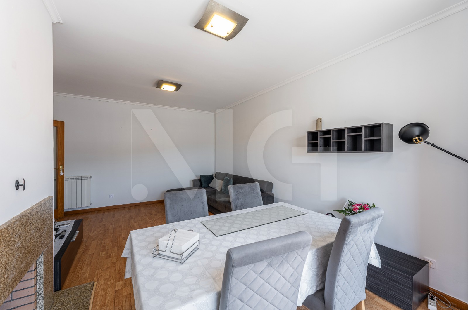 Apartamento T2 para Venda em Madalena, Vila Nova de Gaia, Porto - Sala (Imagem 4)