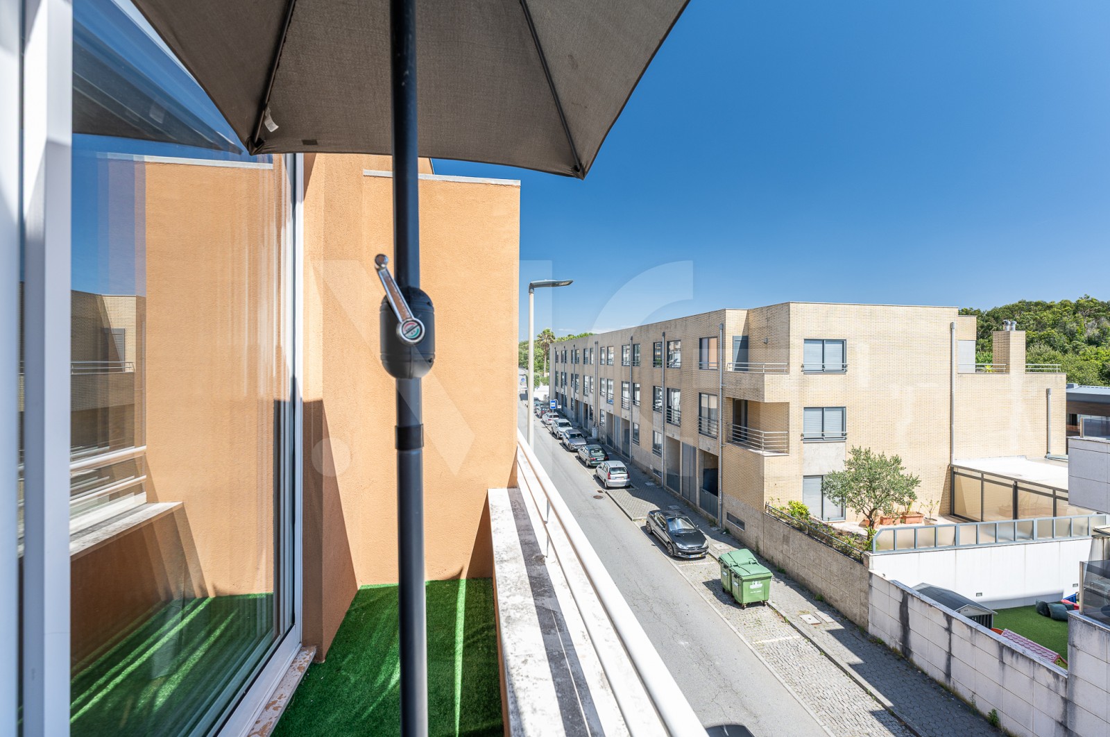 Apartamento T2 para Venda em Madalena, Vila Nova de Gaia, Porto - Varanda (Imagem 2)