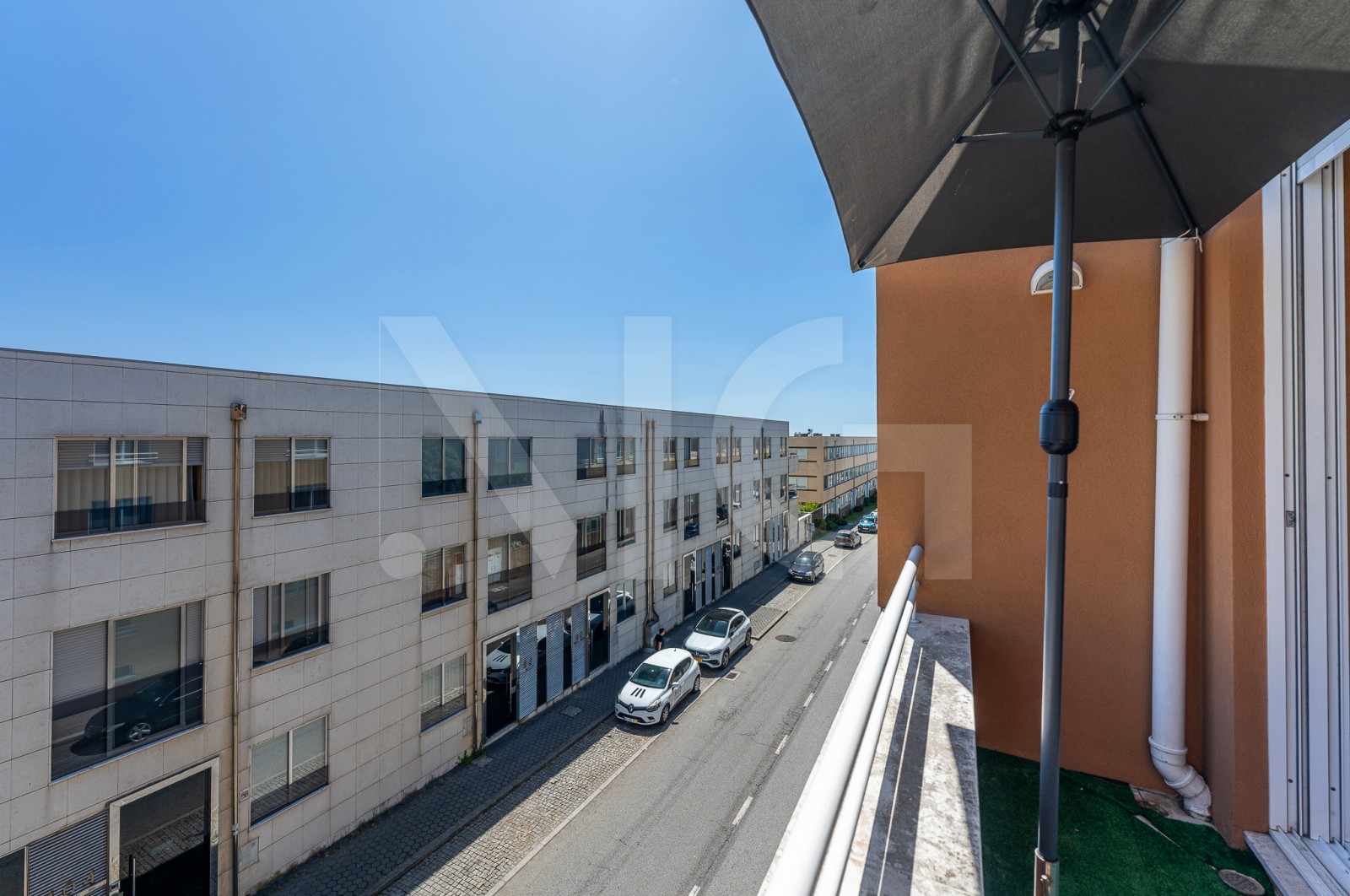 Apartamento T2 para Venda em Madalena, Vila Nova de Gaia, Porto - Varanda (Imagem 3)