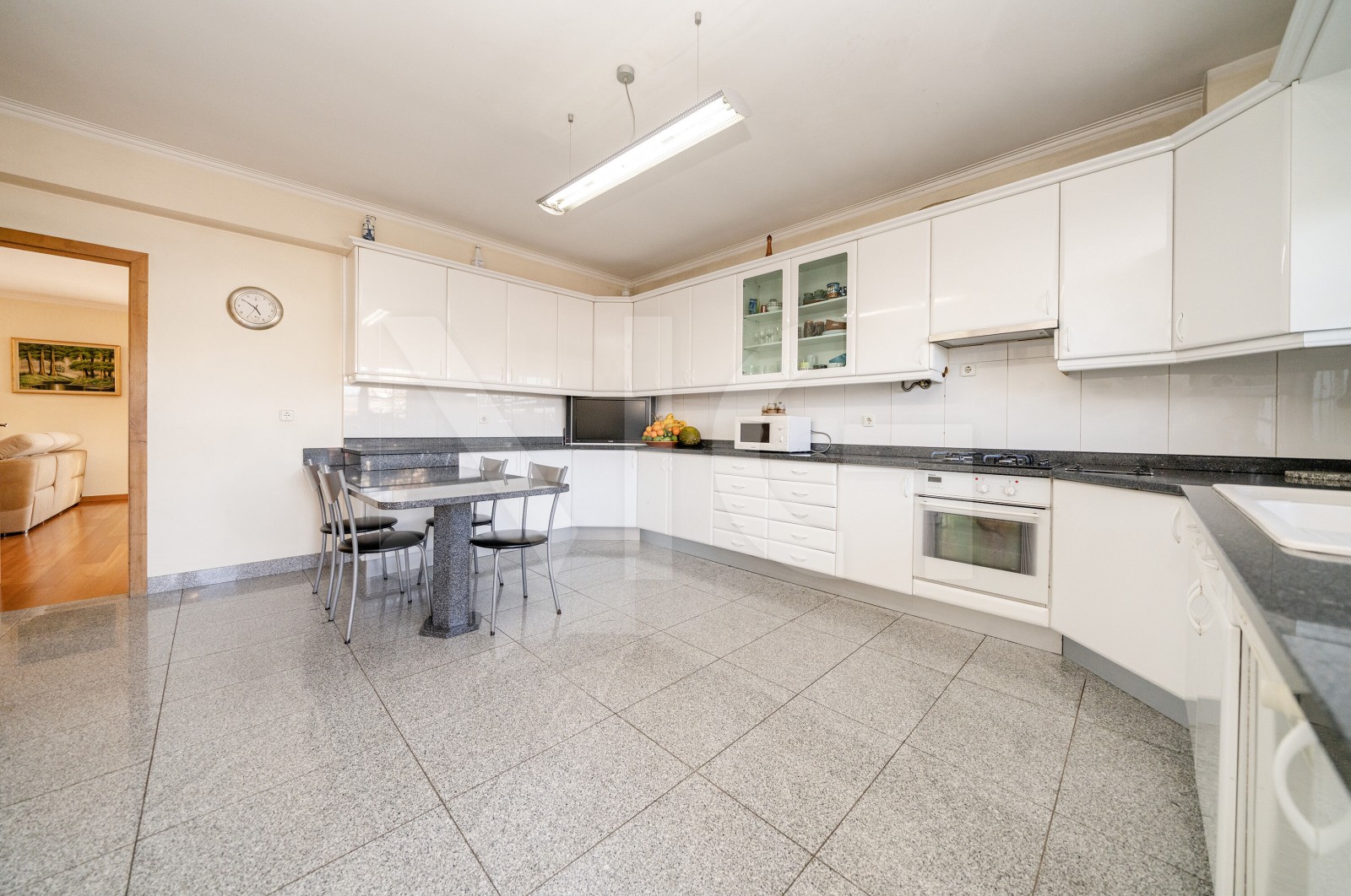 Moradia T5 para Venda em Merelim (São Pedro) e Frossos, Braga, Braga - Cozinha (Imagem 2)