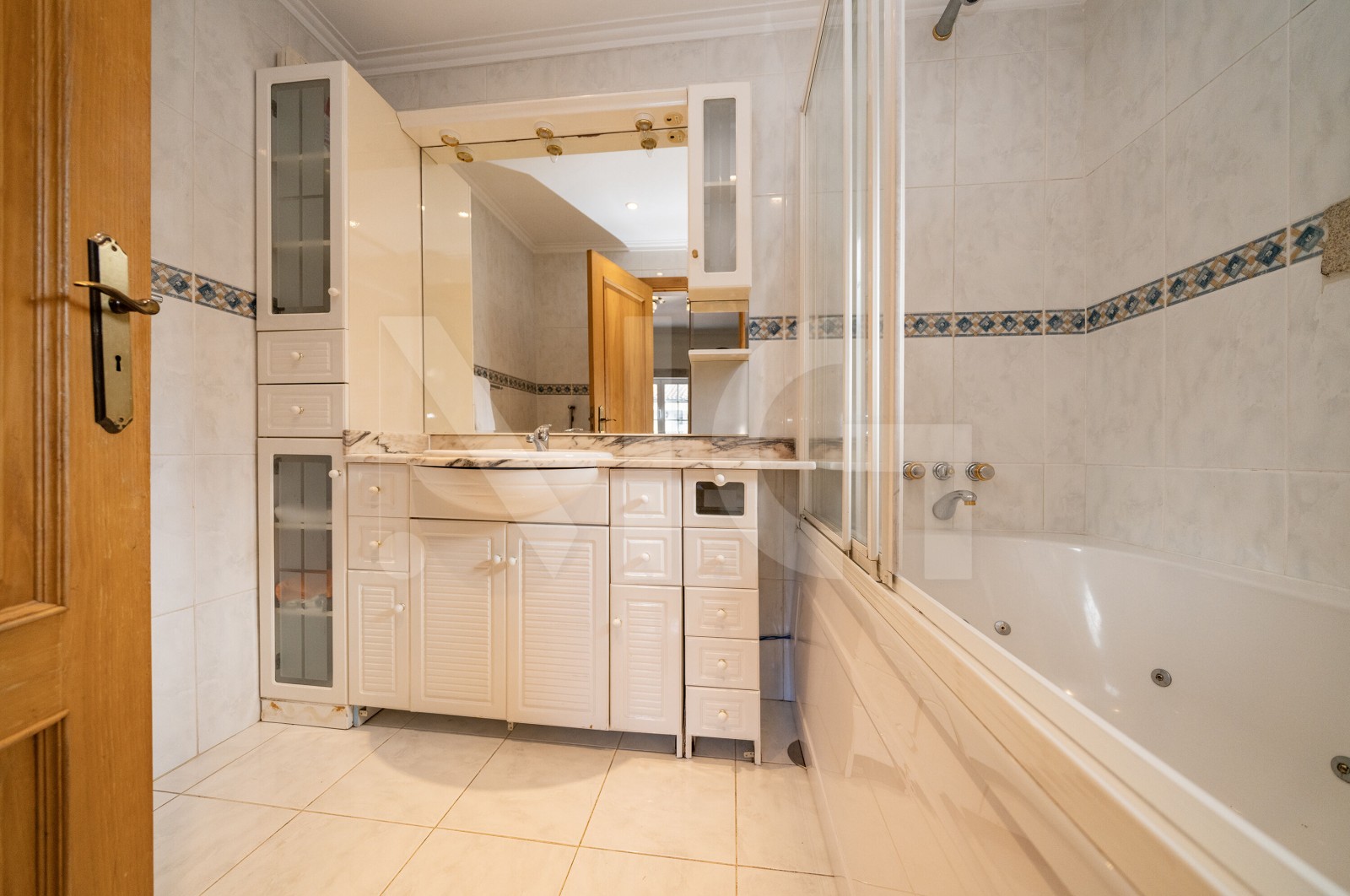 Moradia T5 para Venda em Merelim (São Pedro) e Frossos, Braga, Braga - Casa de banho (Imagem 2)