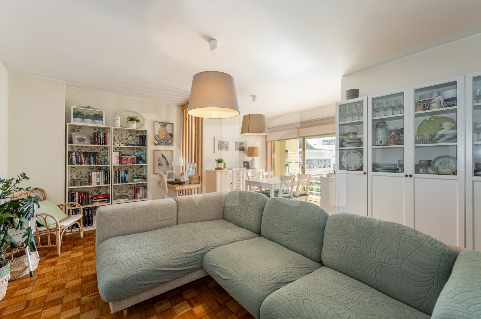 Apartment T2 for For sale in Cedofeita, Santo Ildefonso, Sé, Miragaia, São Nicolau e Vitória, Porto, Porto - Sala (Imagem 2)