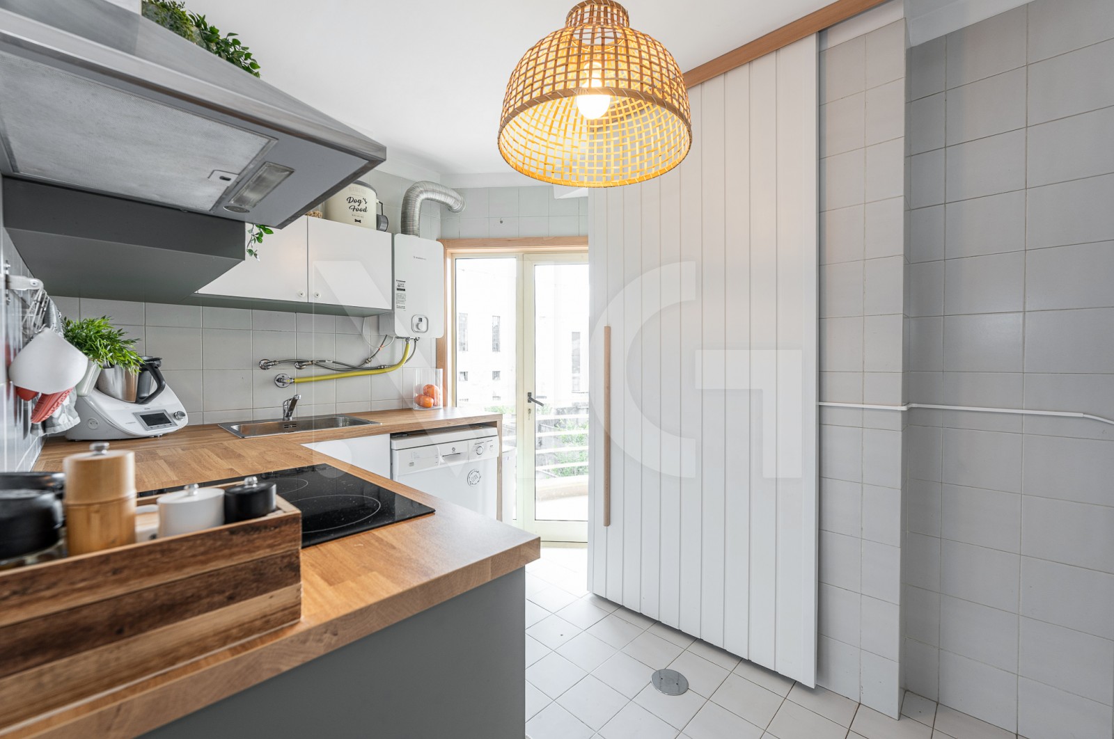 Apartment T2 for For sale in Cedofeita, Santo Ildefonso, Sé, Miragaia, São Nicolau e Vitória, Porto, Porto - Cozinha (Imagem 2)