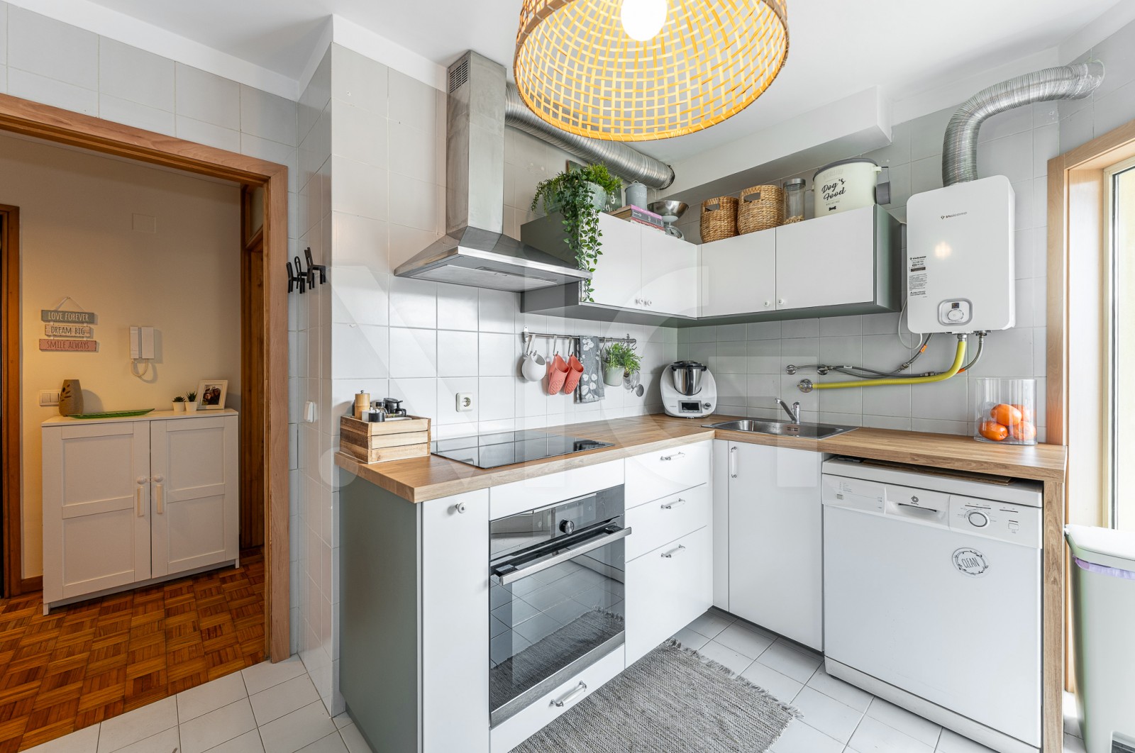 Apartment T2 for For sale in Cedofeita, Santo Ildefonso, Sé, Miragaia, São Nicolau e Vitória, Porto, Porto - Cozinha (Imagem 4)