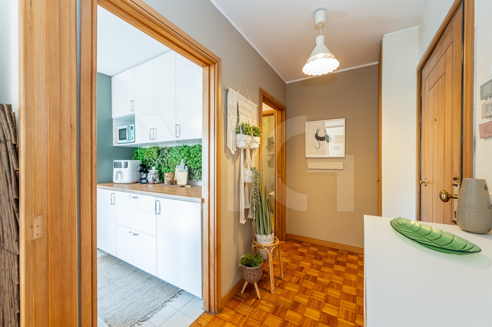 Apartment T2 for For sale in Cedofeita, Santo Ildefonso, Sé, Miragaia, São Nicolau e Vitória, Porto, Porto - Hall de entrada (Imagem 3)