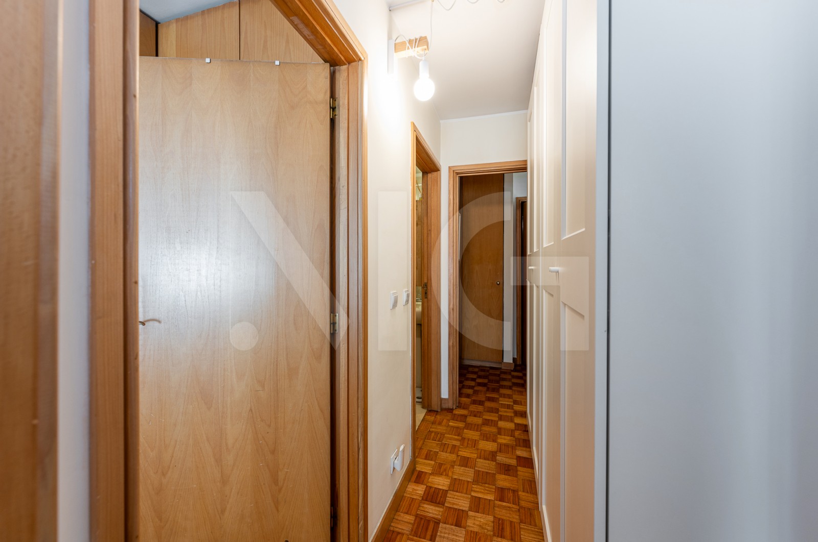 Apartment T2 for For sale in Cedofeita, Santo Ildefonso, Sé, Miragaia, São Nicolau e Vitória, Porto, Porto - Corredor (Imagem 1)