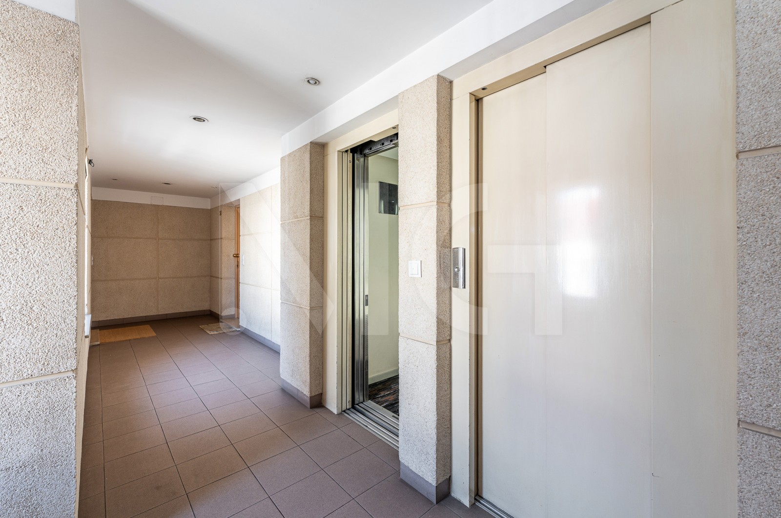 Apartment T2 for For sale in Cedofeita, Santo Ildefonso, Sé, Miragaia, São Nicolau e Vitória, Porto, Porto - Áreas comuns (Imagem 3)