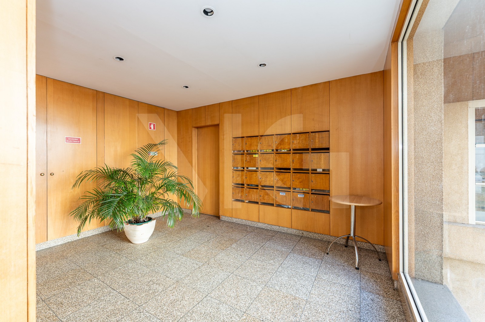 Apartment T2 for For sale in Cedofeita, Santo Ildefonso, Sé, Miragaia, São Nicolau e Vitória, Porto, Porto - Áreas comuns (Imagem 1)