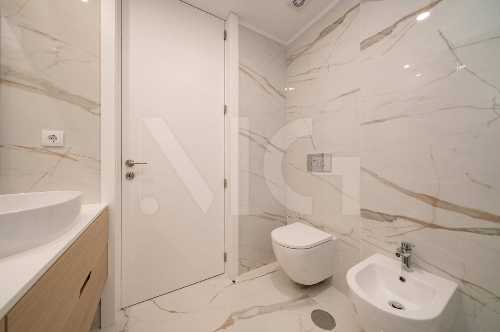 Apartment T3 for For sale in Póvoa de Lanhoso (Nossa Senhora do Amparo), Póvoa de Lanhoso, Braga - Casa de banho (Imagem 1)