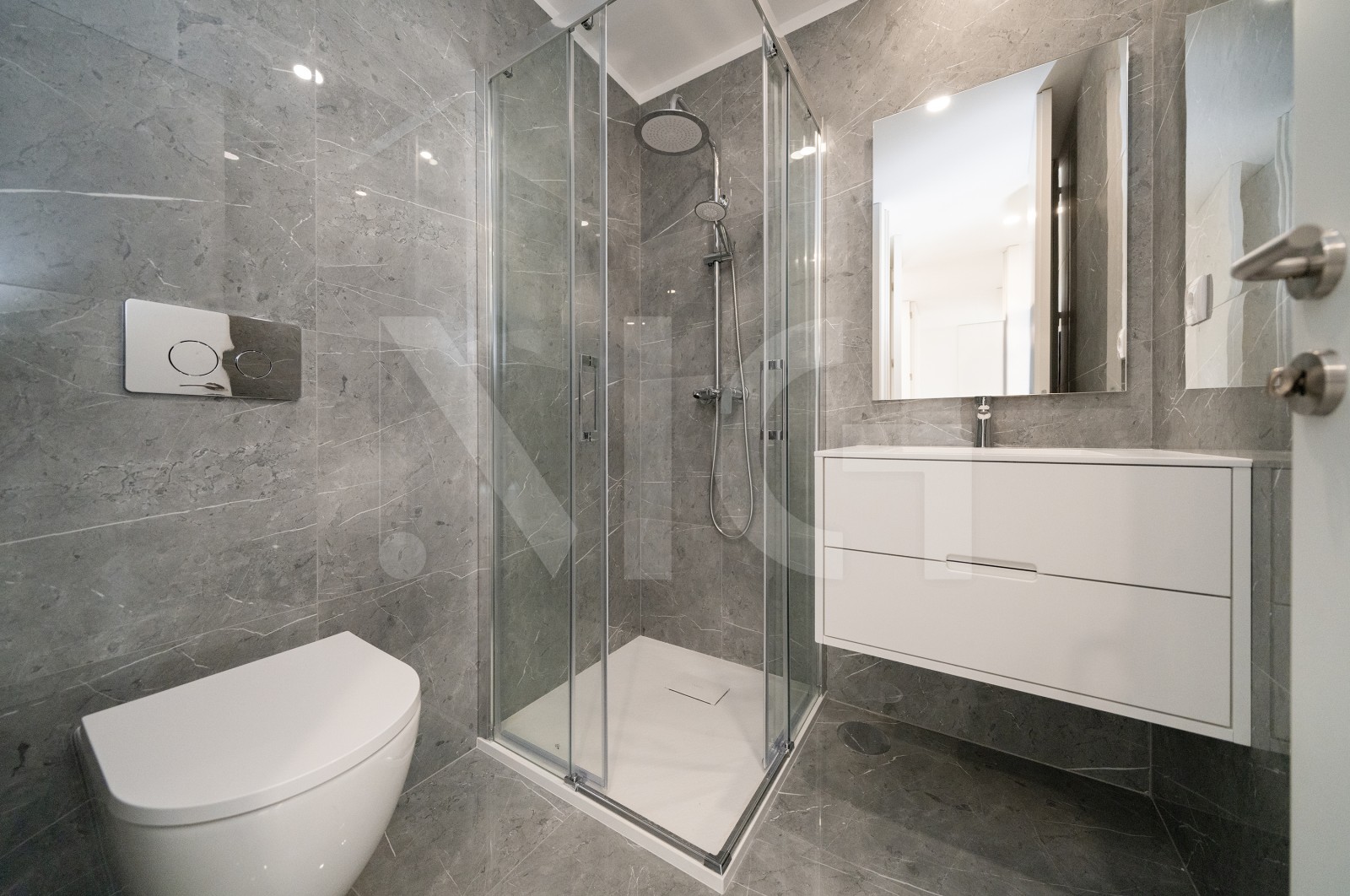 Apartment T3 for For sale in Póvoa de Lanhoso (Nossa Senhora do Amparo), Póvoa de Lanhoso, Braga - Casa de banho (Imagem 3)