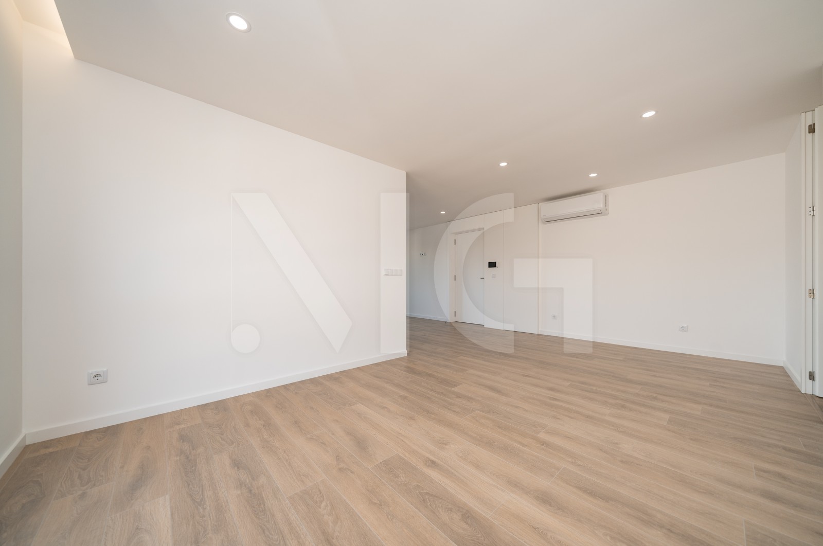 Apartment T3 for For sale in Póvoa de Lanhoso (Nossa Senhora do Amparo), Póvoa de Lanhoso, Braga - Sala (Imagem 3)