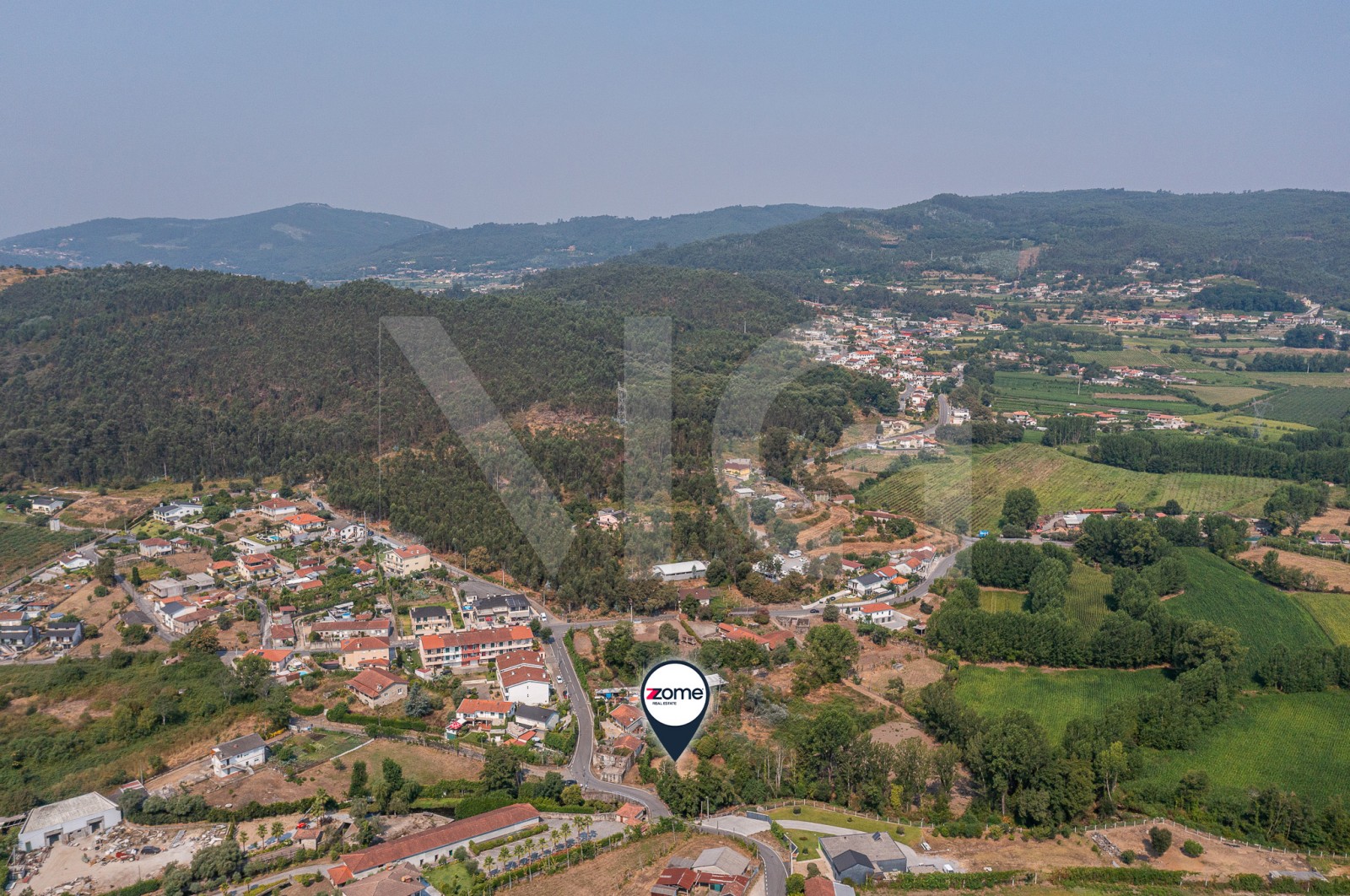 House T3 for For sale in Briteiros São Salvador e Briteiros Santa Leocádia, Guimarães, Braga - Área envolvente (Imagem 13)