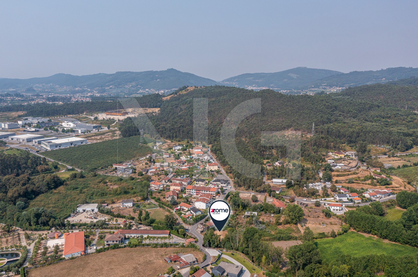 House T3 for For sale in Briteiros São Salvador e Briteiros Santa Leocádia, Guimarães, Braga - Área envolvente (Imagem 12)