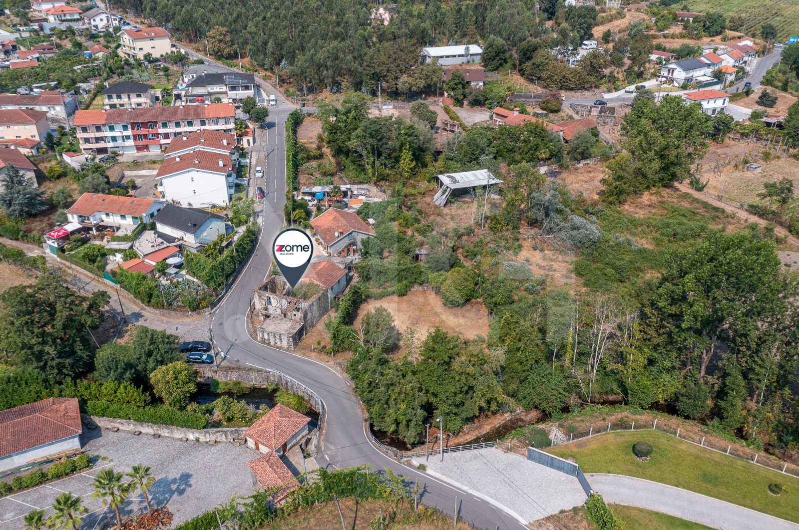 House T3 for For sale in Briteiros São Salvador e Briteiros Santa Leocádia, Guimarães, Braga - Área envolvente (Imagem 8)