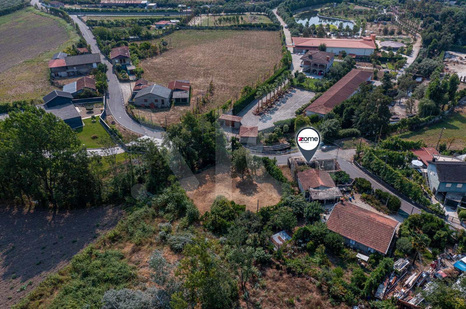 House T3 for For sale in Briteiros São Salvador e Briteiros Santa Leocádia, Guimarães, Braga - Área envolvente (Imagem 4)