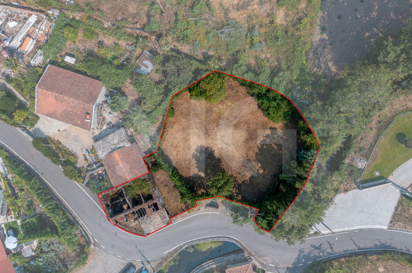 House T3 for For sale in Briteiros São Salvador e Briteiros Santa Leocádia, Guimarães, Braga - Área envolvente (Imagem 1)