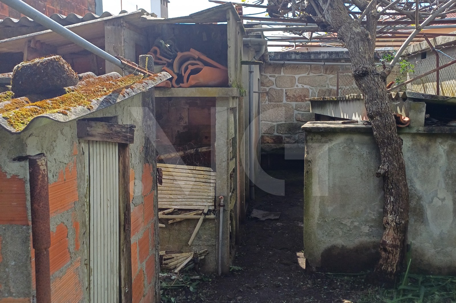 House T6 for For sale in Pedrouços, Maia, Porto - Arrecadação/Anexo (Imagem 1)