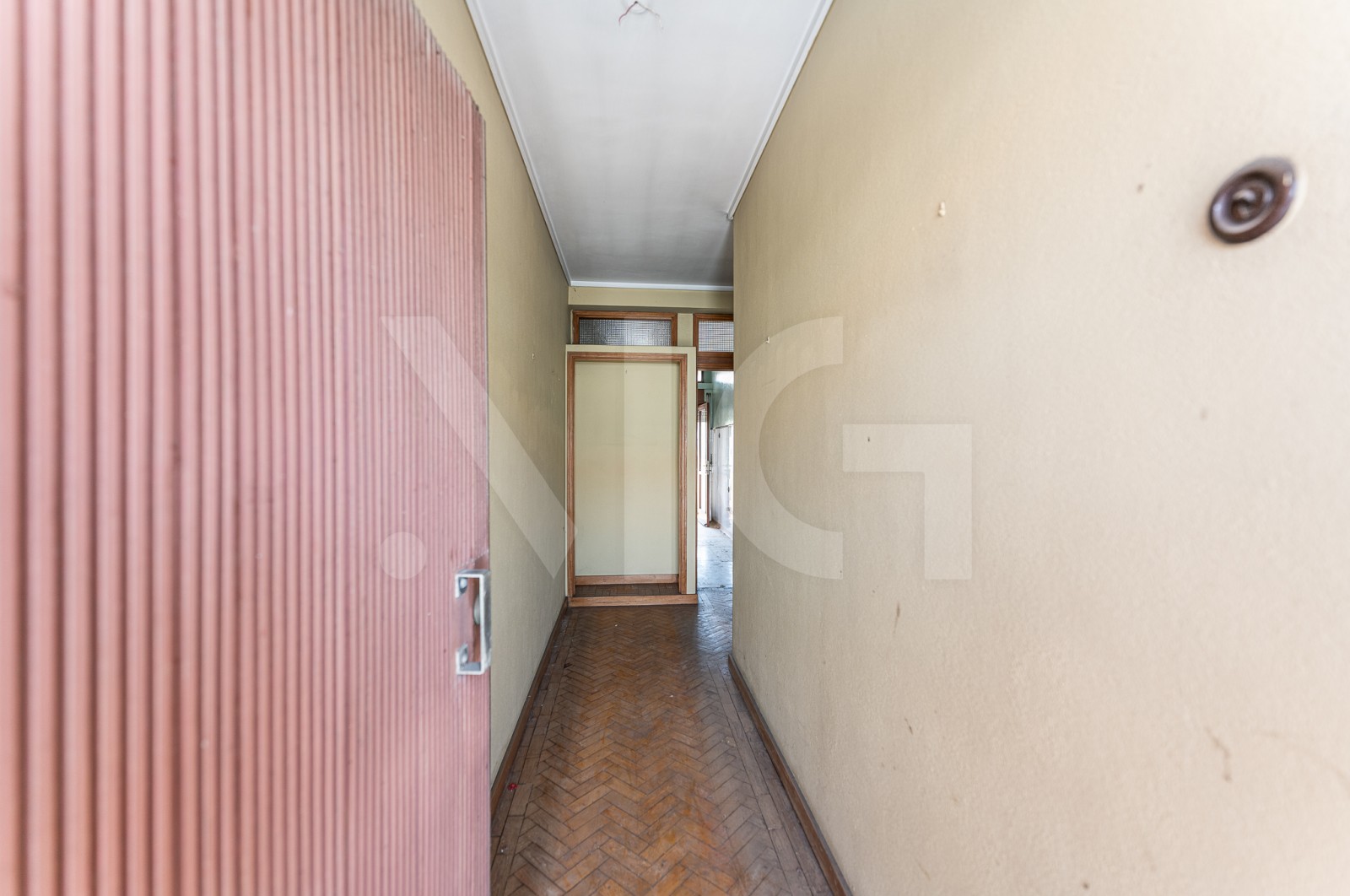 House T6 for For sale in Pedrouços, Maia, Porto - Corredor (Imagem 1)