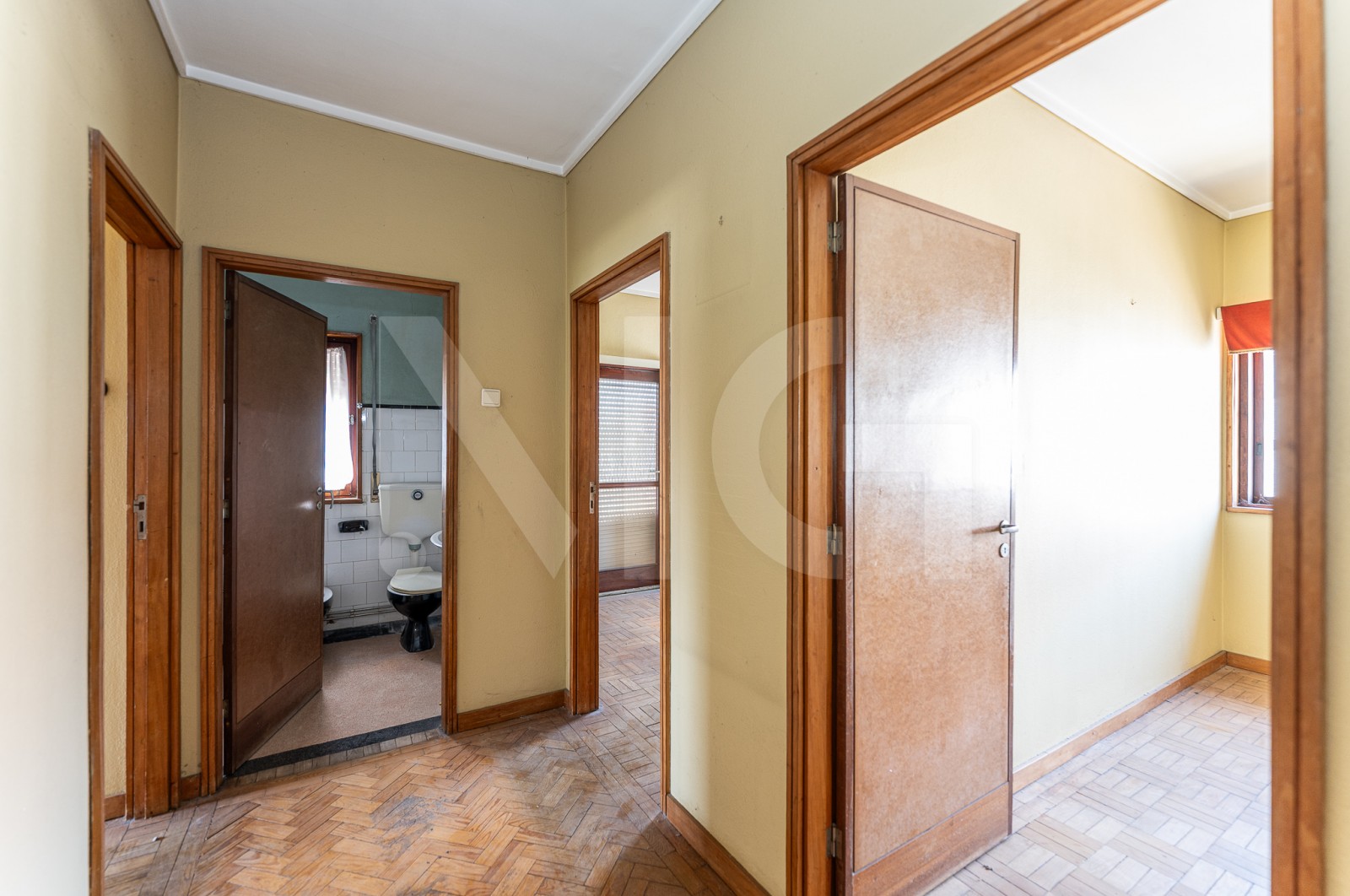 House T6 for For sale in Pedrouços, Maia, Porto - Corredor (Imagem 4)