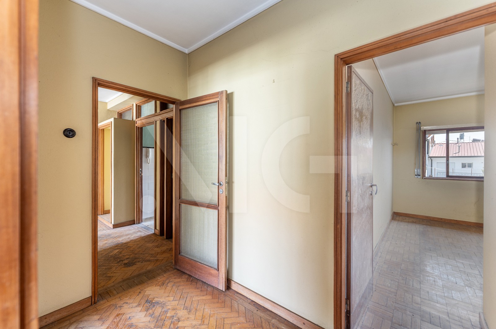 House T6 for For sale in Pedrouços, Maia, Porto - Corredor (Imagem 3)