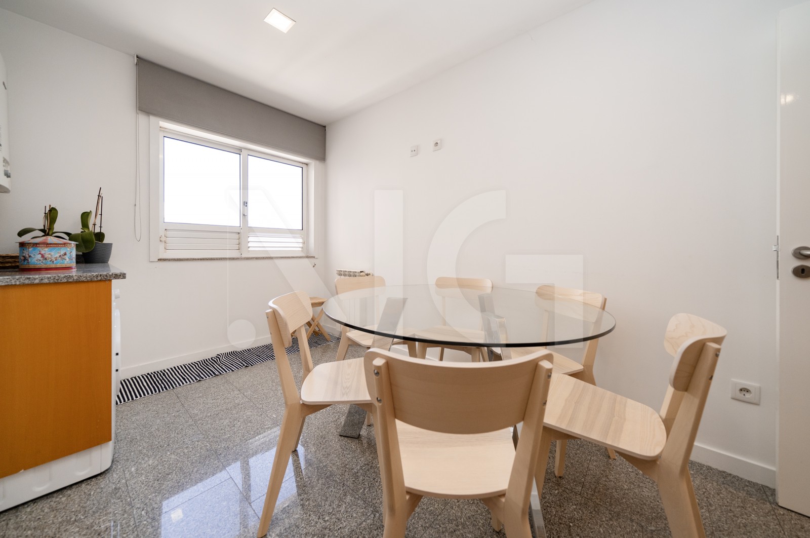 Apartment T2 for For sale in Ferreiros e Gondizalves, Braga, Braga - Cozinha (Imagem 2)