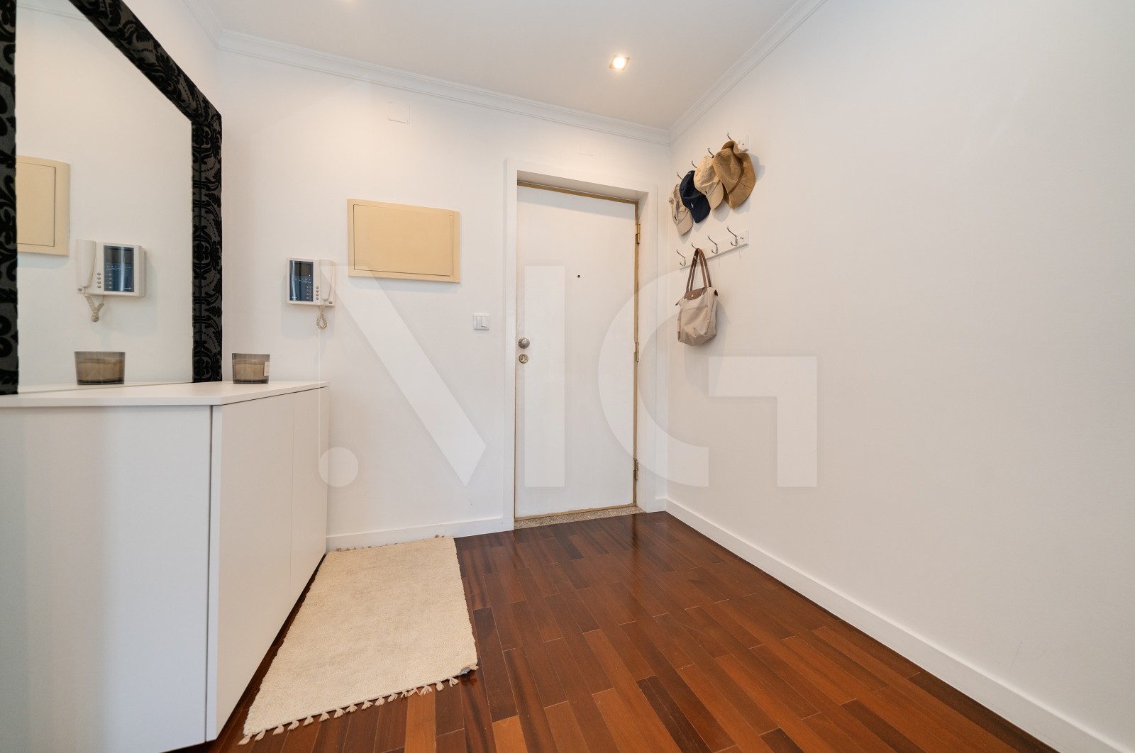 Apartment T2 for For sale in Ferreiros e Gondizalves, Braga, Braga - Hall de entrada (Imagem 1)