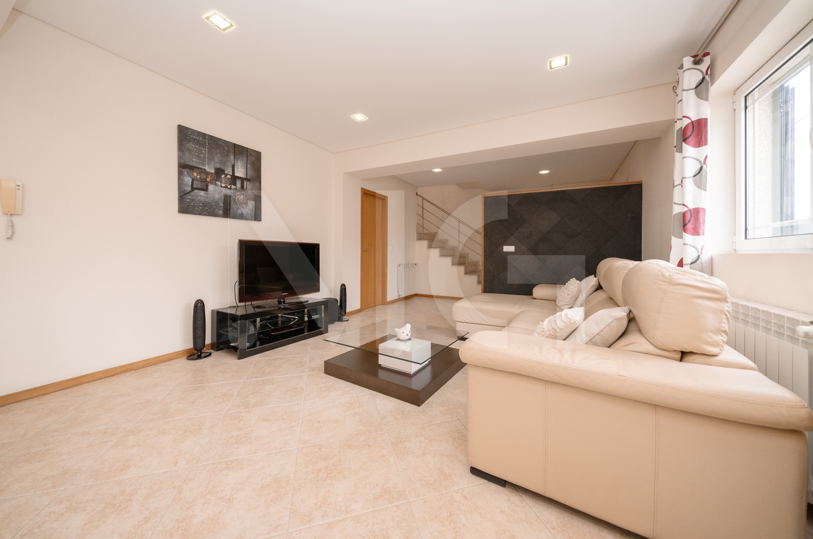 House T6 for For sale in Braga (São José de São Lázaro e São João do Souto), Braga, Braga - Sala (Imagem 4)