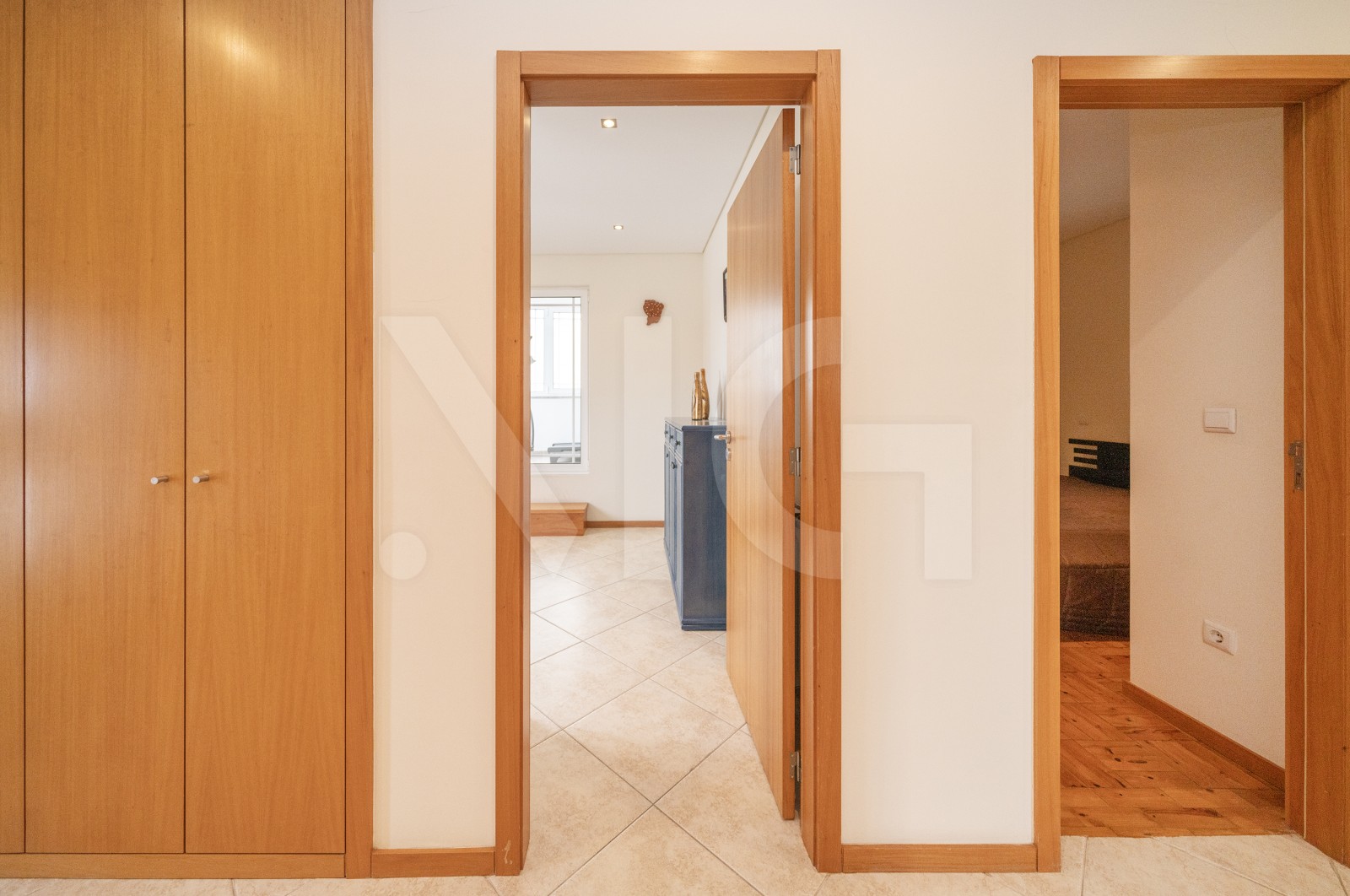 House T6 for For sale in Braga (São José de São Lázaro e São João do Souto), Braga, Braga - Corredor (Imagem 10)