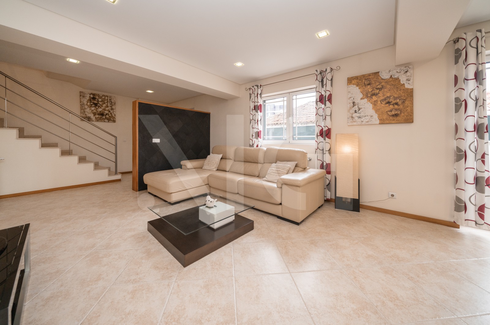 House T6 for For sale in Braga (São José de São Lázaro e São João do Souto), Braga, Braga - Sala (Imagem 2)