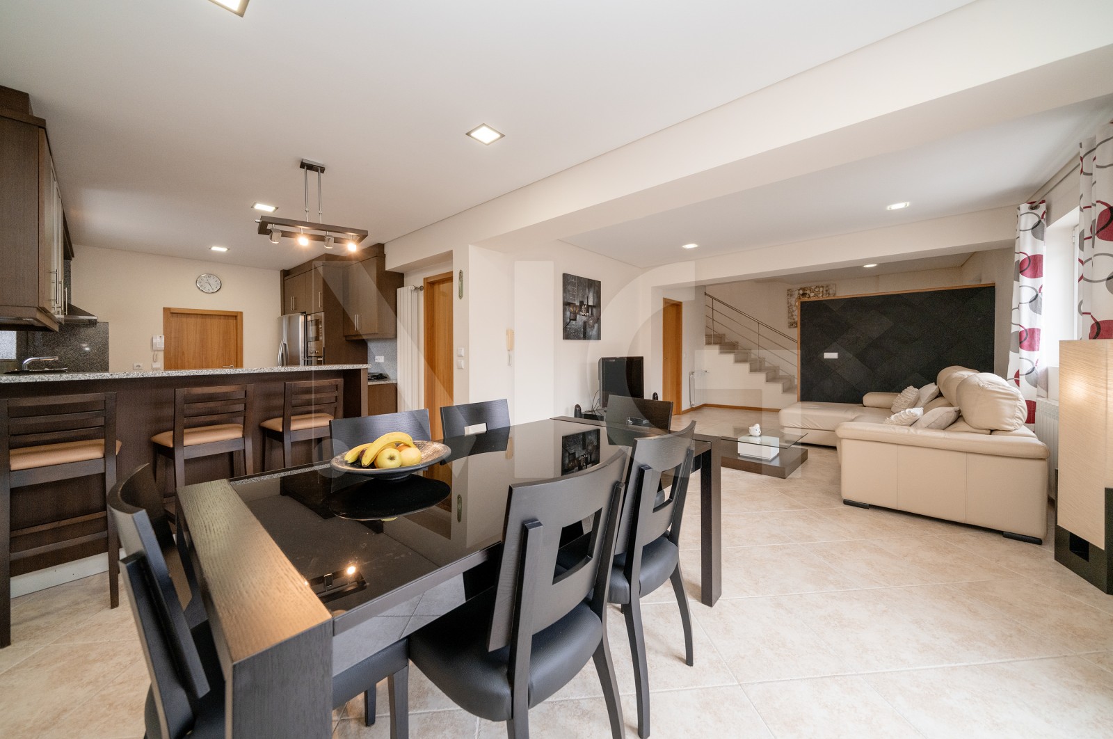 House T6 for For sale in Braga (São José de São Lázaro e São João do Souto), Braga, Braga - Sala (Imagem 3)