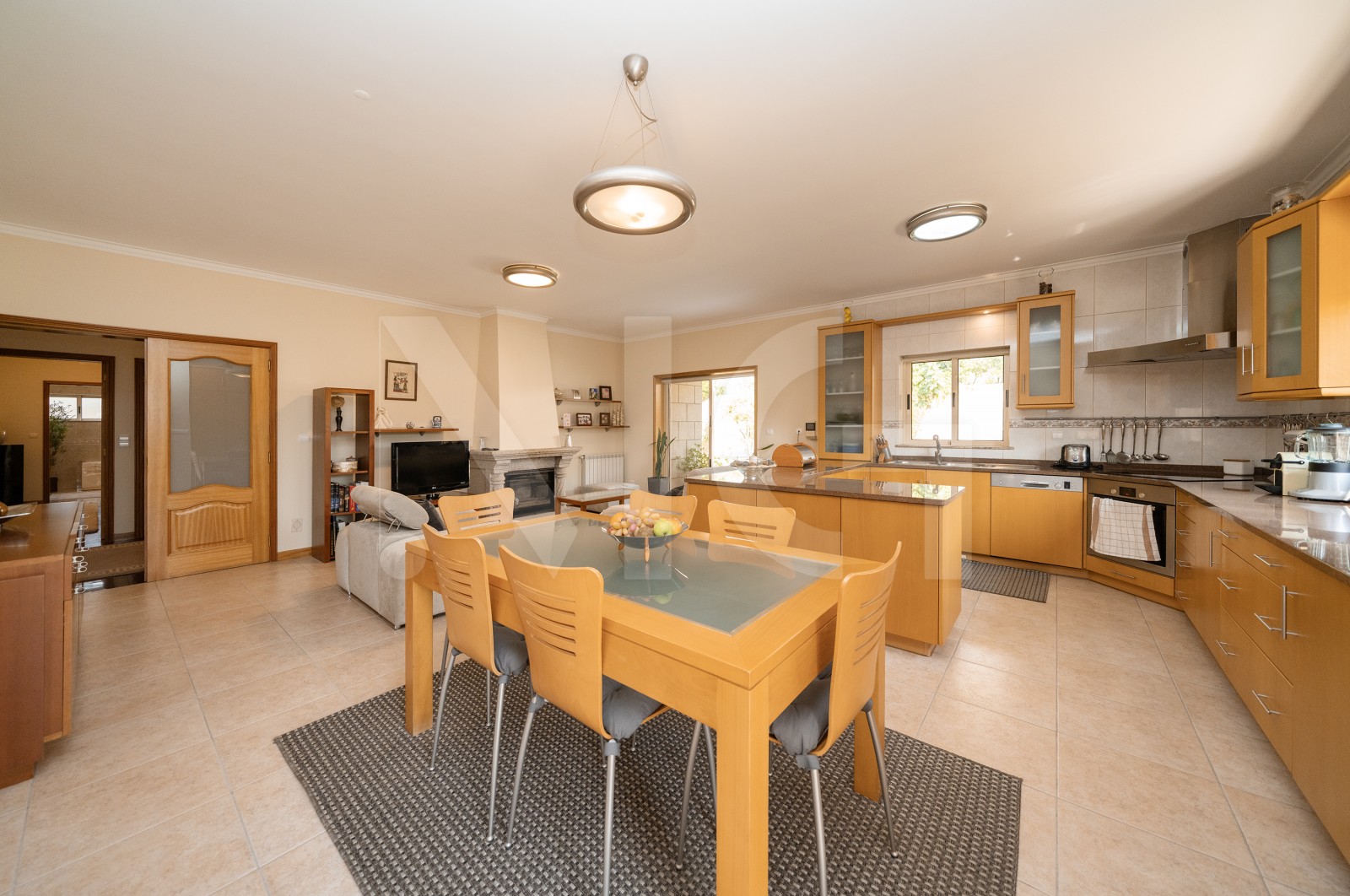 House T5 for For sale in Este (São Pedro e São Mamede), Braga, Braga - Cozinha (Imagem 4)