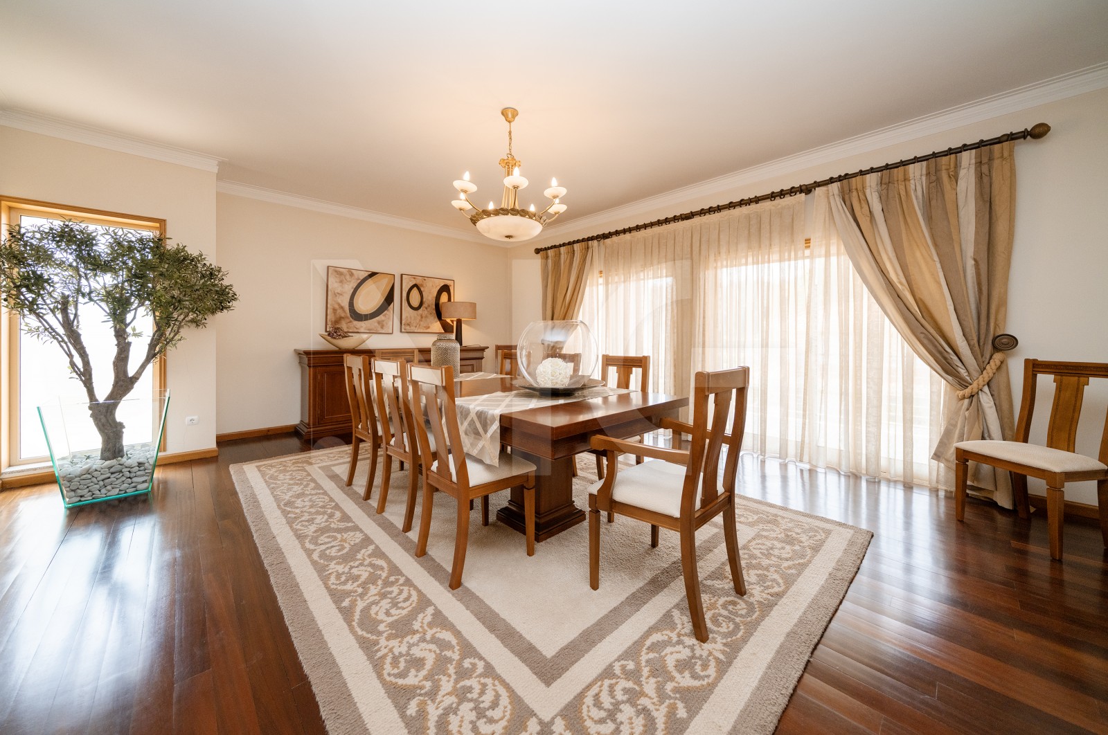 House T5 for For sale in Este (São Pedro e São Mamede), Braga, Braga - Sala de jantar (Imagem 1)