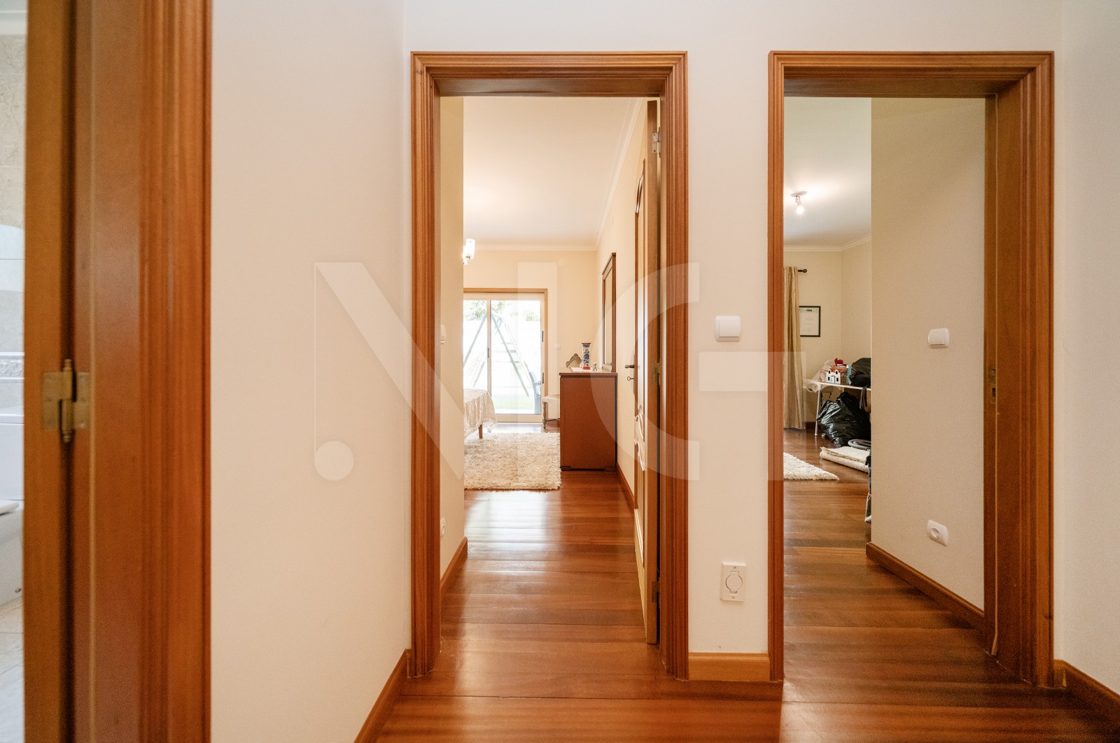 House T5 for For sale in Este (São Pedro e São Mamede), Braga, Braga - Corredor (Imagem 5)